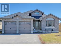 52 CREWS CRESCENT, Quinte West, Ontario