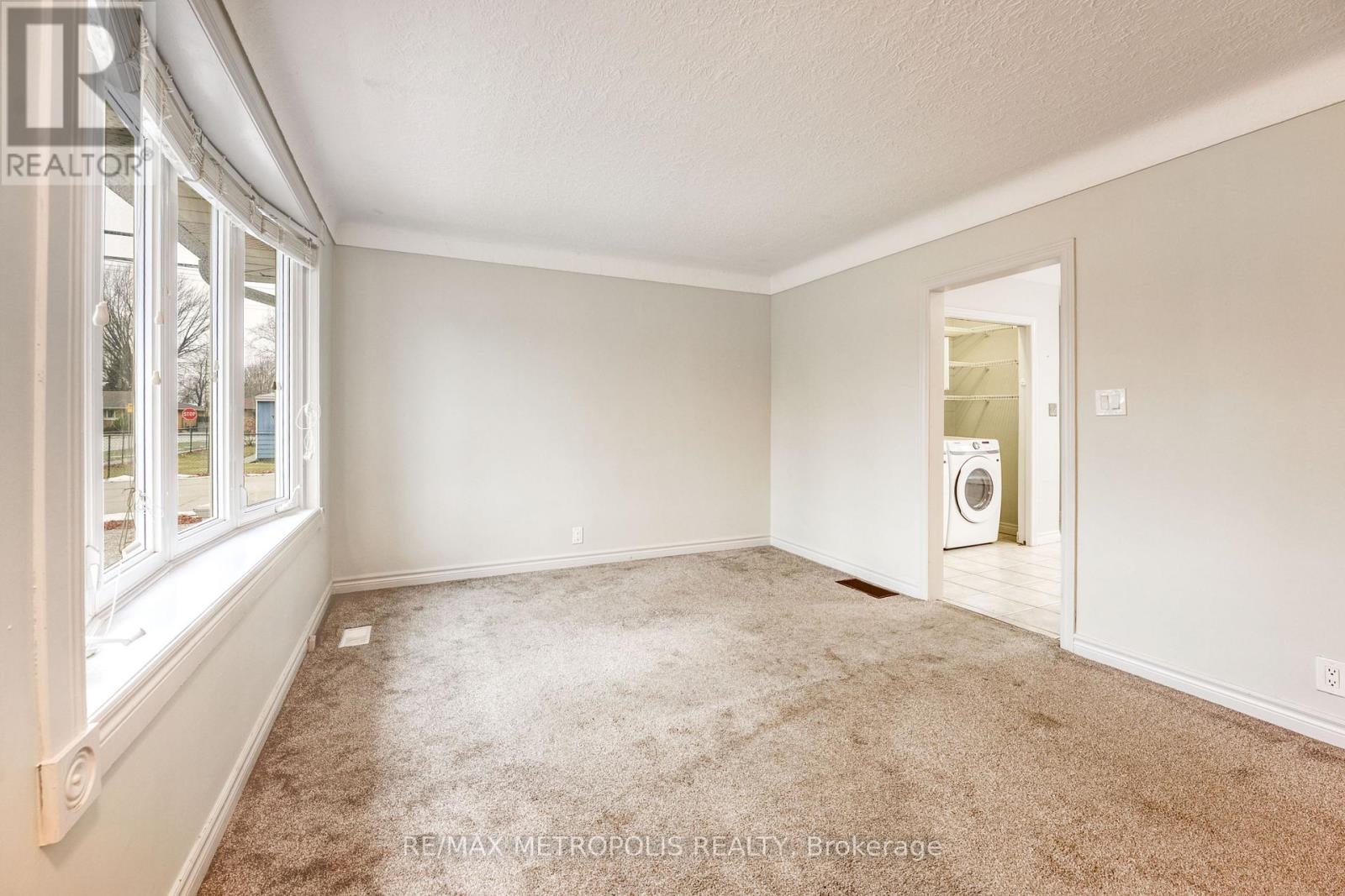 704 Houser Street, Point Edward, Ontario  N7V 1A9 - Photo 10 - X12682932