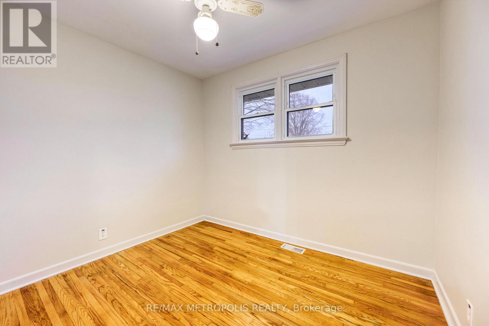 704 Houser Street, Point Edward, Ontario  N7V 1A9 - Photo 16 - X12682932