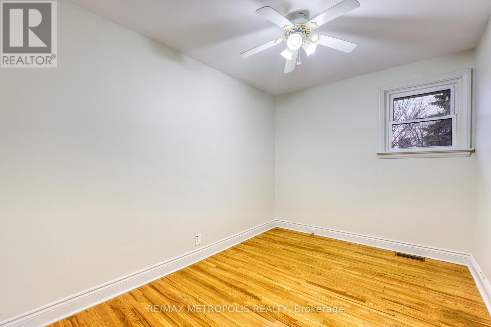 704 Houser Street, Point Edward, Ontario  N7V 1A9 - Photo 20 - X12682932