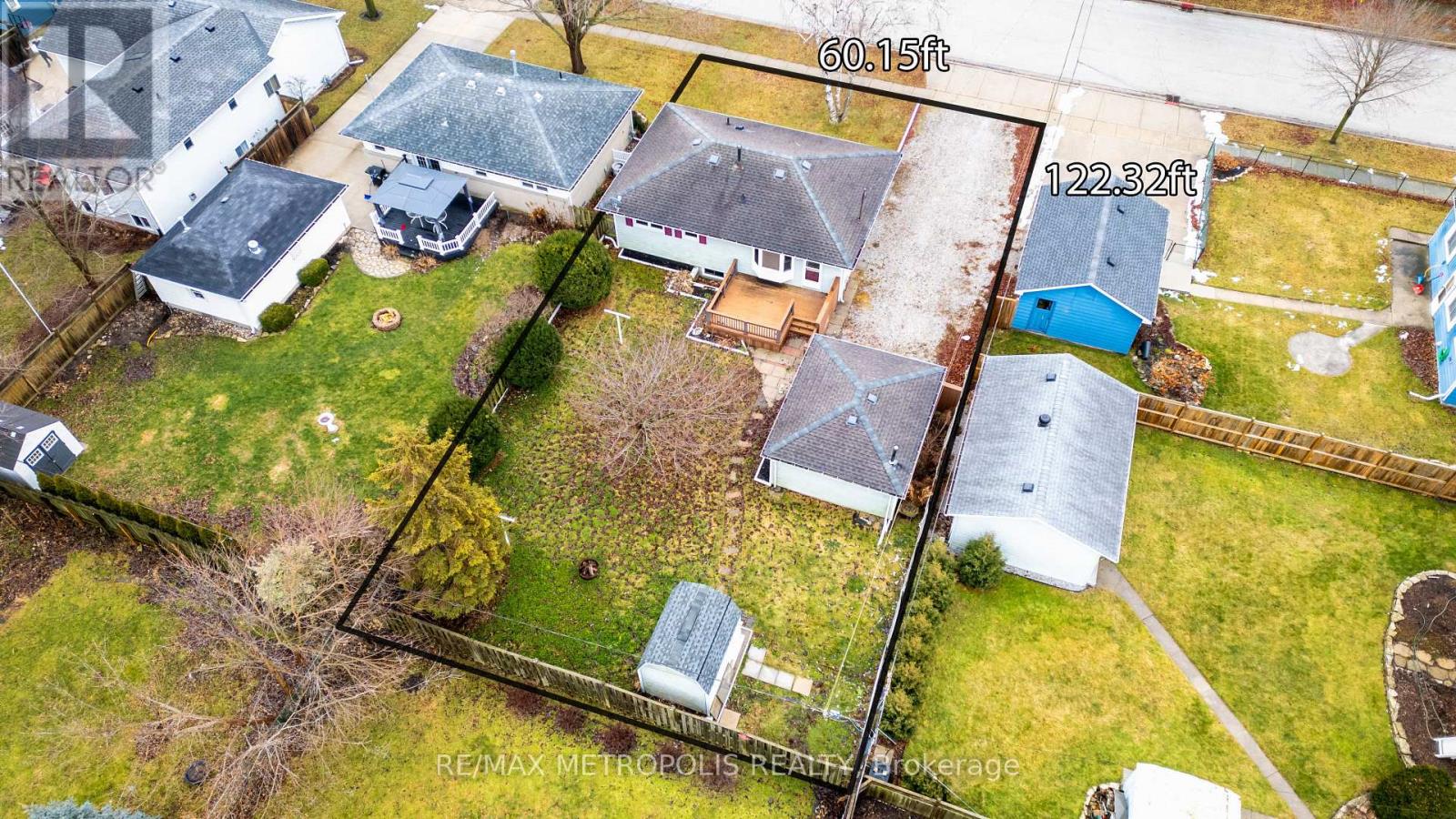 704 Houser Street, Point Edward, Ontario  N7V 1A9 - Photo 26 - X12682932