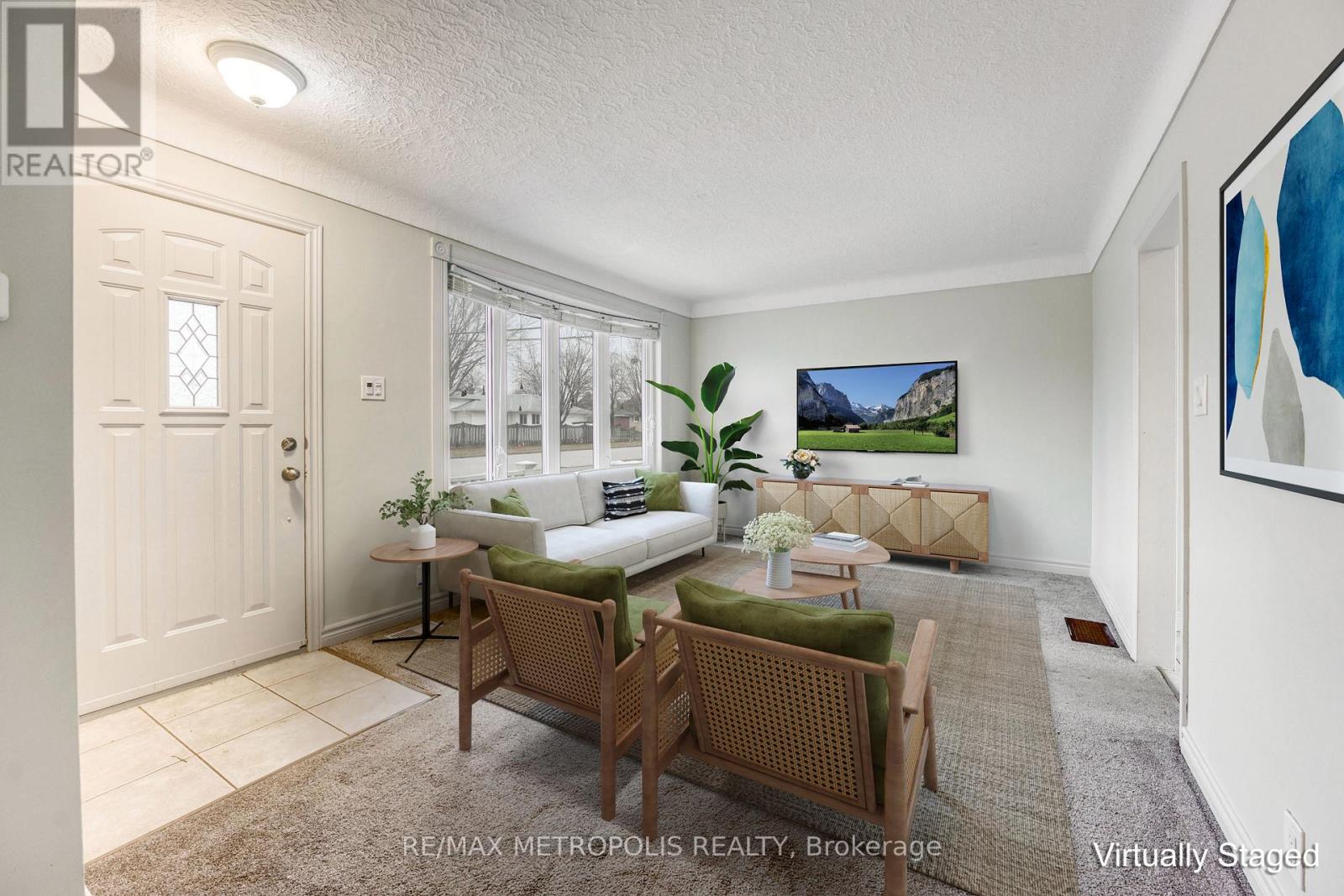 704 Houser Street, Point Edward, Ontario  N7V 1A9 - Photo 7 - X12682932