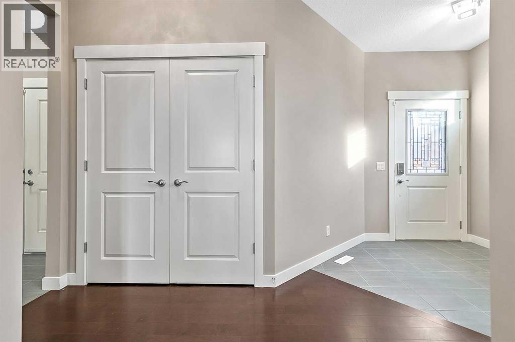 90 Mount Rae Heights, Okotoks, Alberta  T1S 0P1 - Photo 3 - A2274747