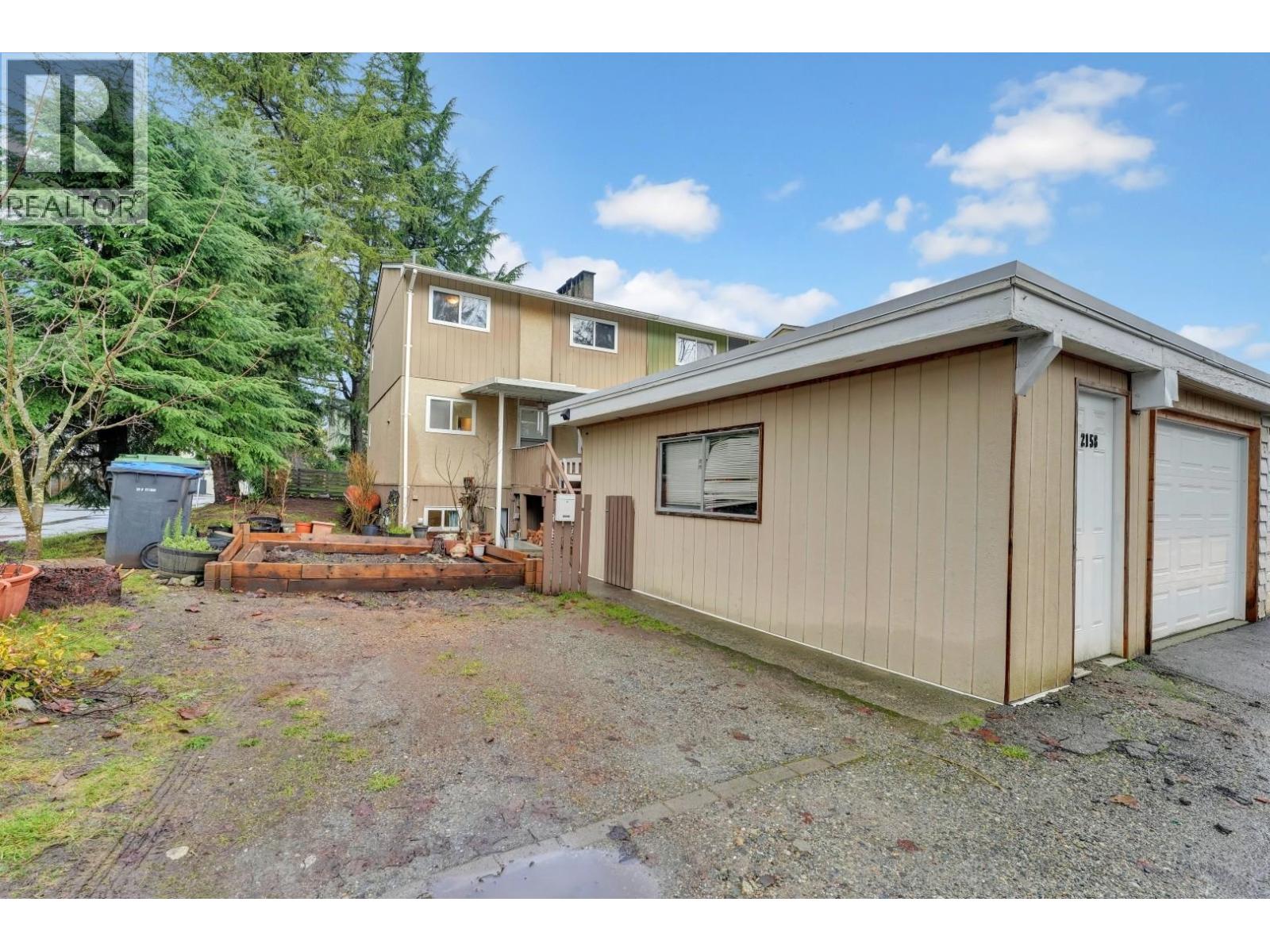 2158 Sandra Way, Port Coquitlam, British Columbia  V3C 1A6 - Photo 4 - R3076398