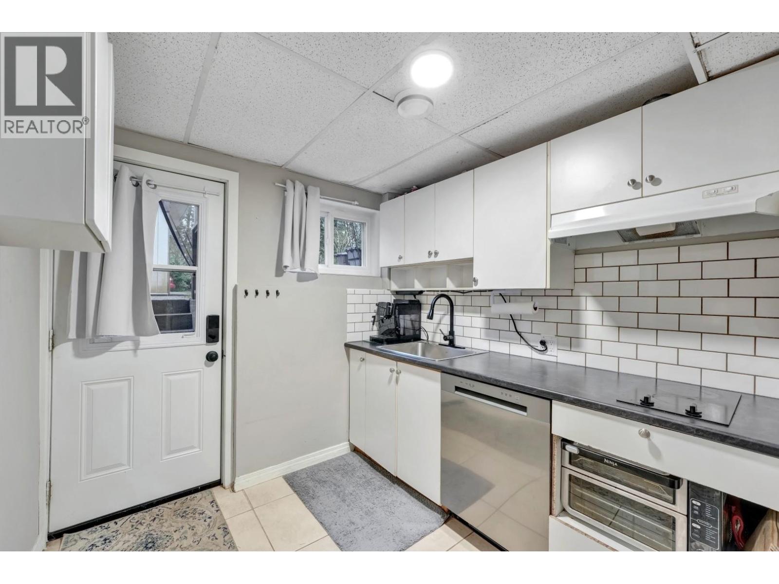 2158 Sandra Way, Port Coquitlam, British Columbia  V3C 1A6 - Photo 33 - R3076398