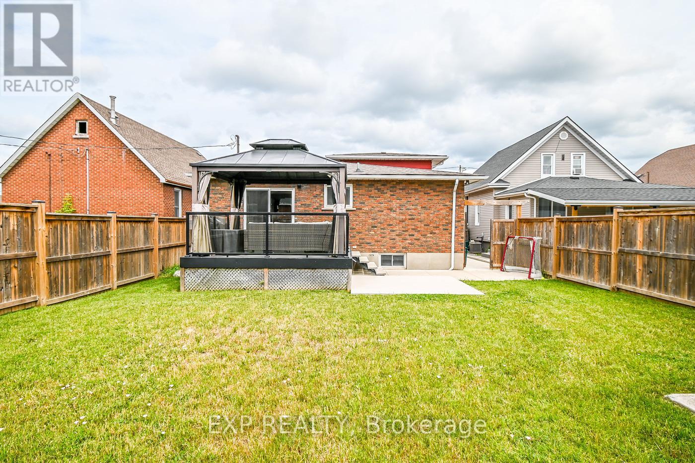 11 Garden Street, Thorold, Ontario  L2V 3H9 - Photo 24 - X12397659