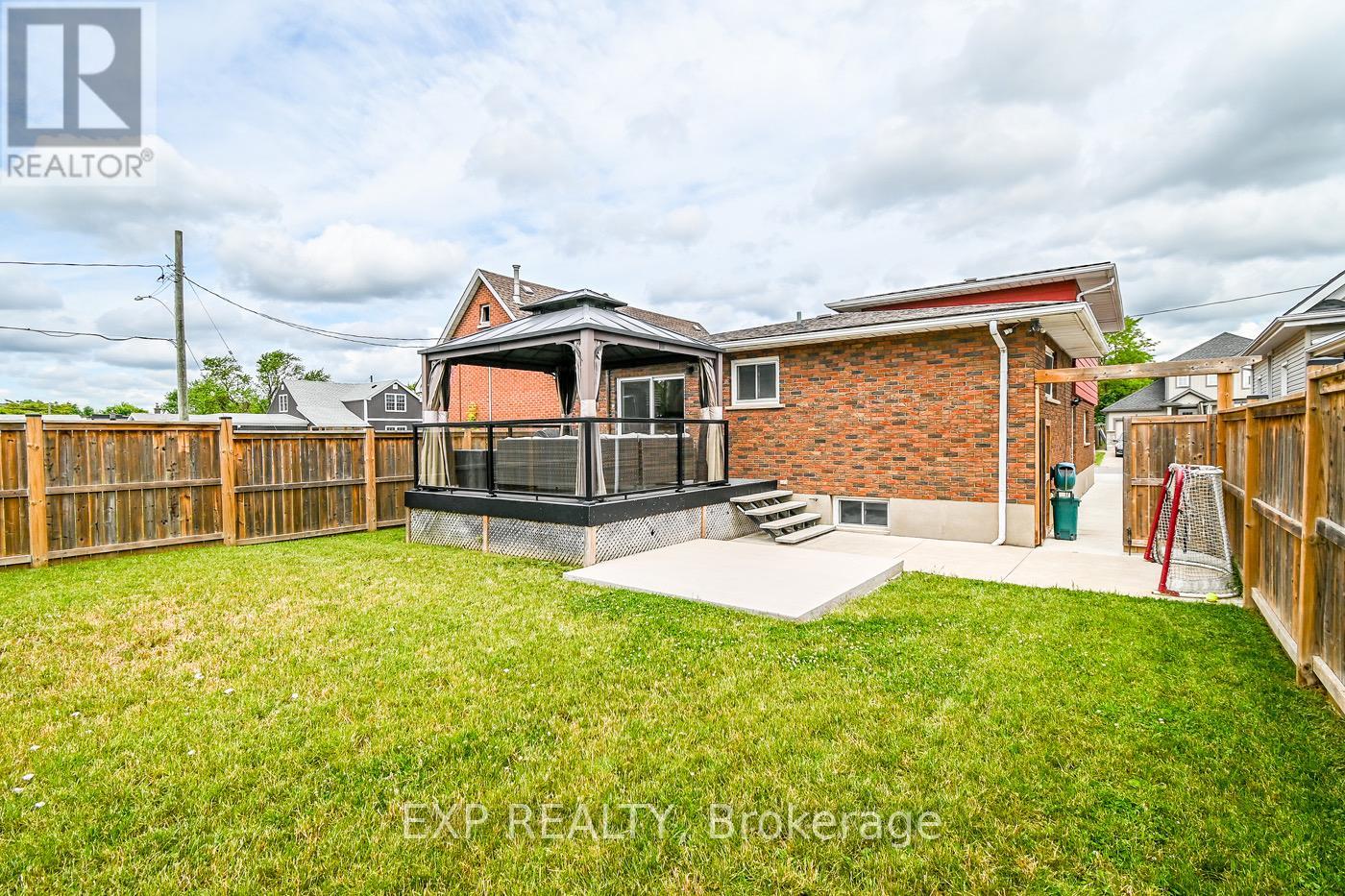 11 Garden Street, Thorold, Ontario  L2V 3H9 - Photo 27 - X12397659