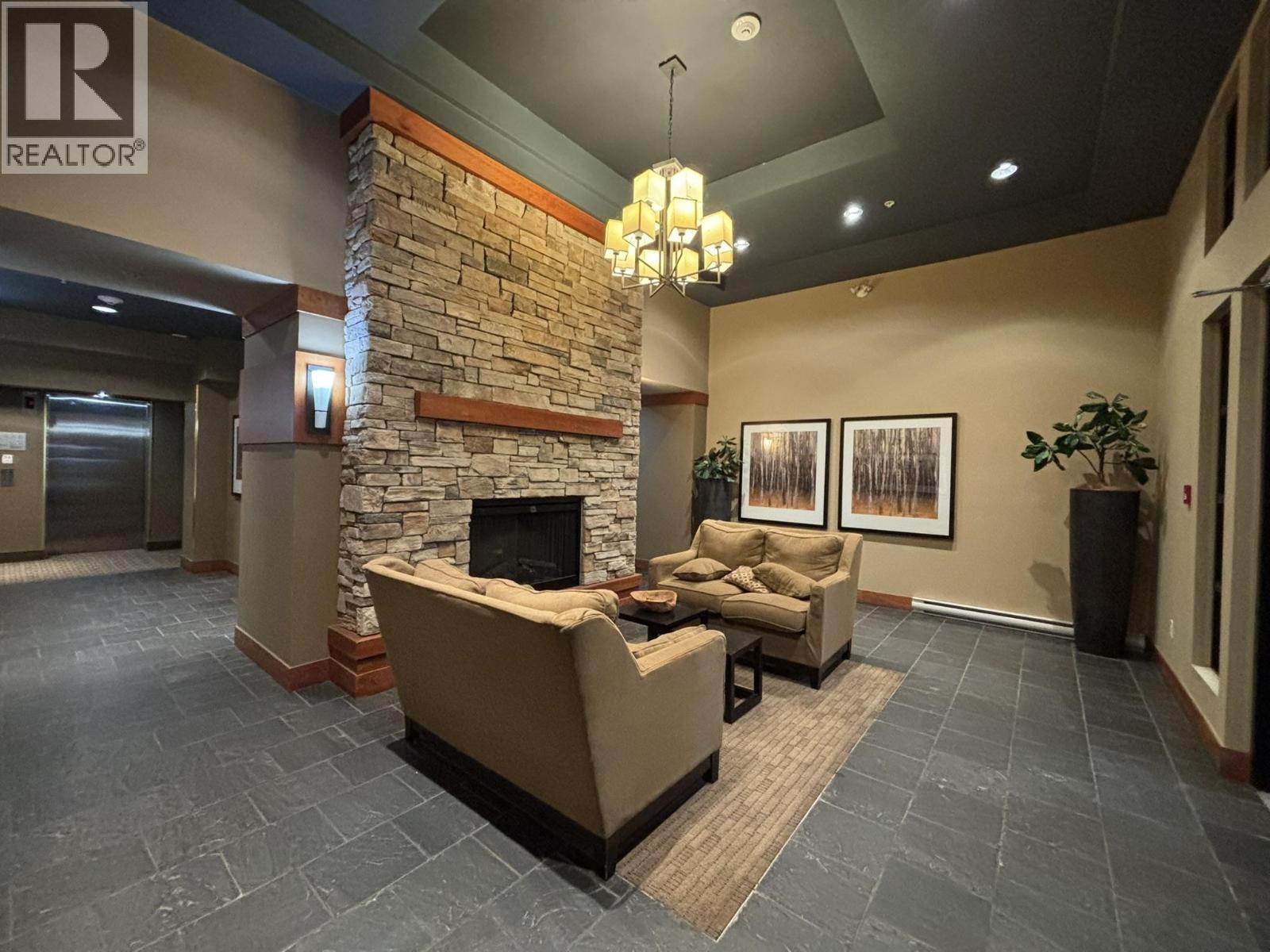 103 3082 Dayanee Springs Boulevard, Coquitlam, British Columbia  V3E 0A3 - Photo 3 - R3054648