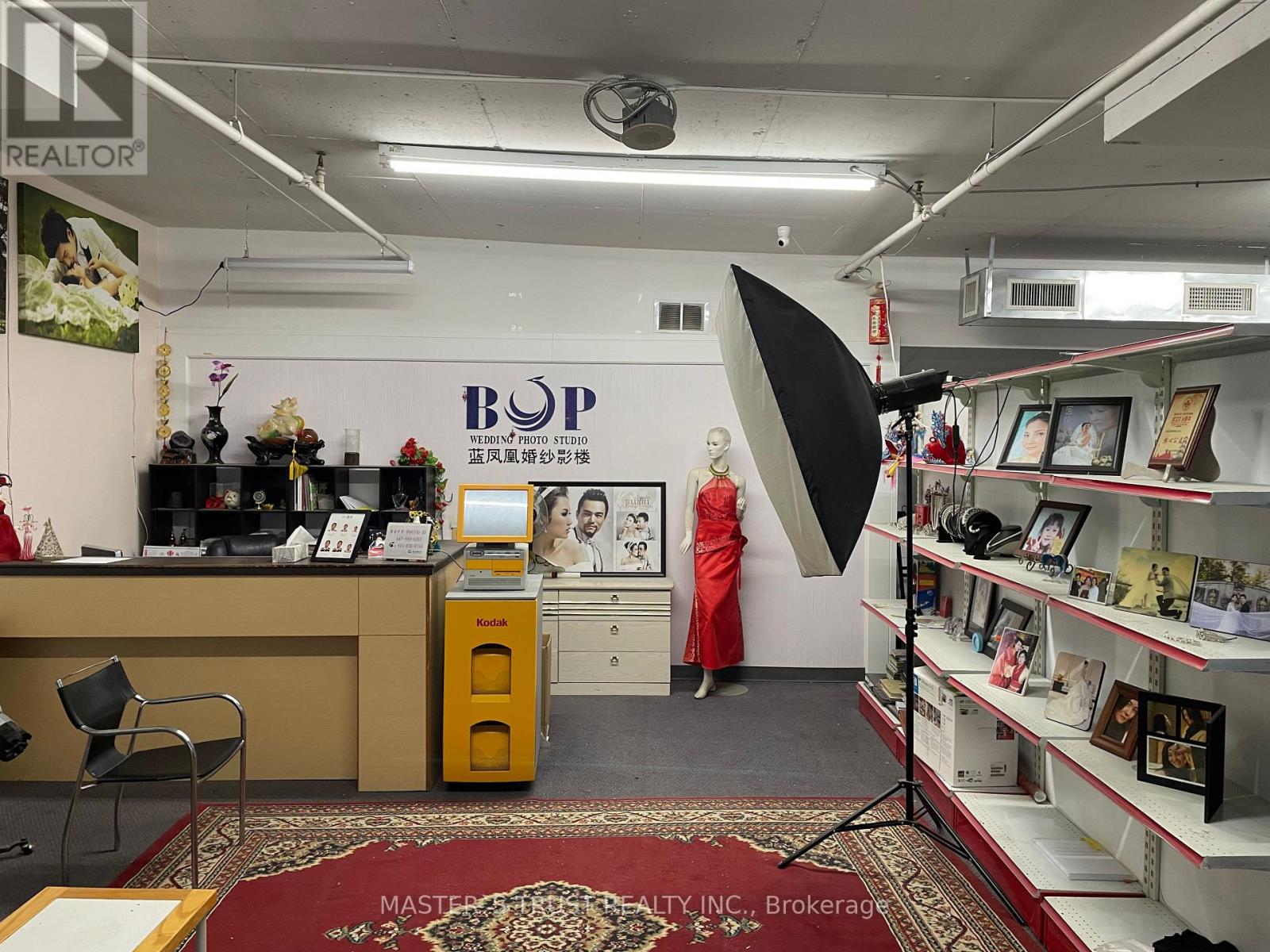 C1 & C2 - 222 Spadina Avenue, Toronto, Ontario  M5T 3B3 - Photo 2 - C12682974