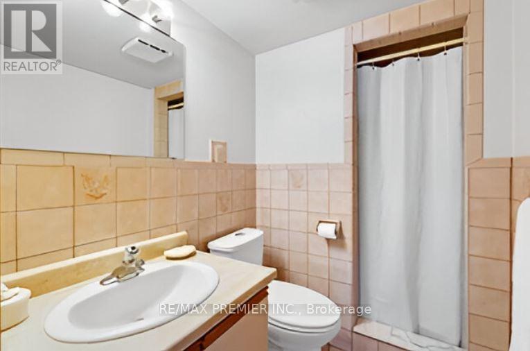 148 Yatescastle Drive, Toronto, Ontario  M3L 2L9 - Photo 28 - W12657520