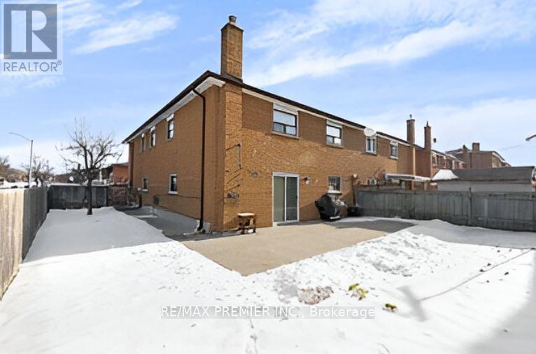 148 Yatescastle Drive, Toronto, Ontario  M3L 2L9 - Photo 30 - W12657520
