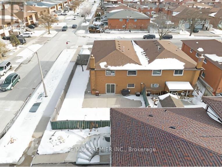 148 Yatescastle Drive, Toronto, Ontario  M3L 2L9 - Photo 36 - W12657520