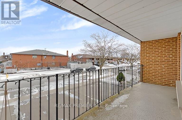 148 Yatescastle Drive, Toronto, Ontario  M3L 2L9 - Photo 21 - W12657520