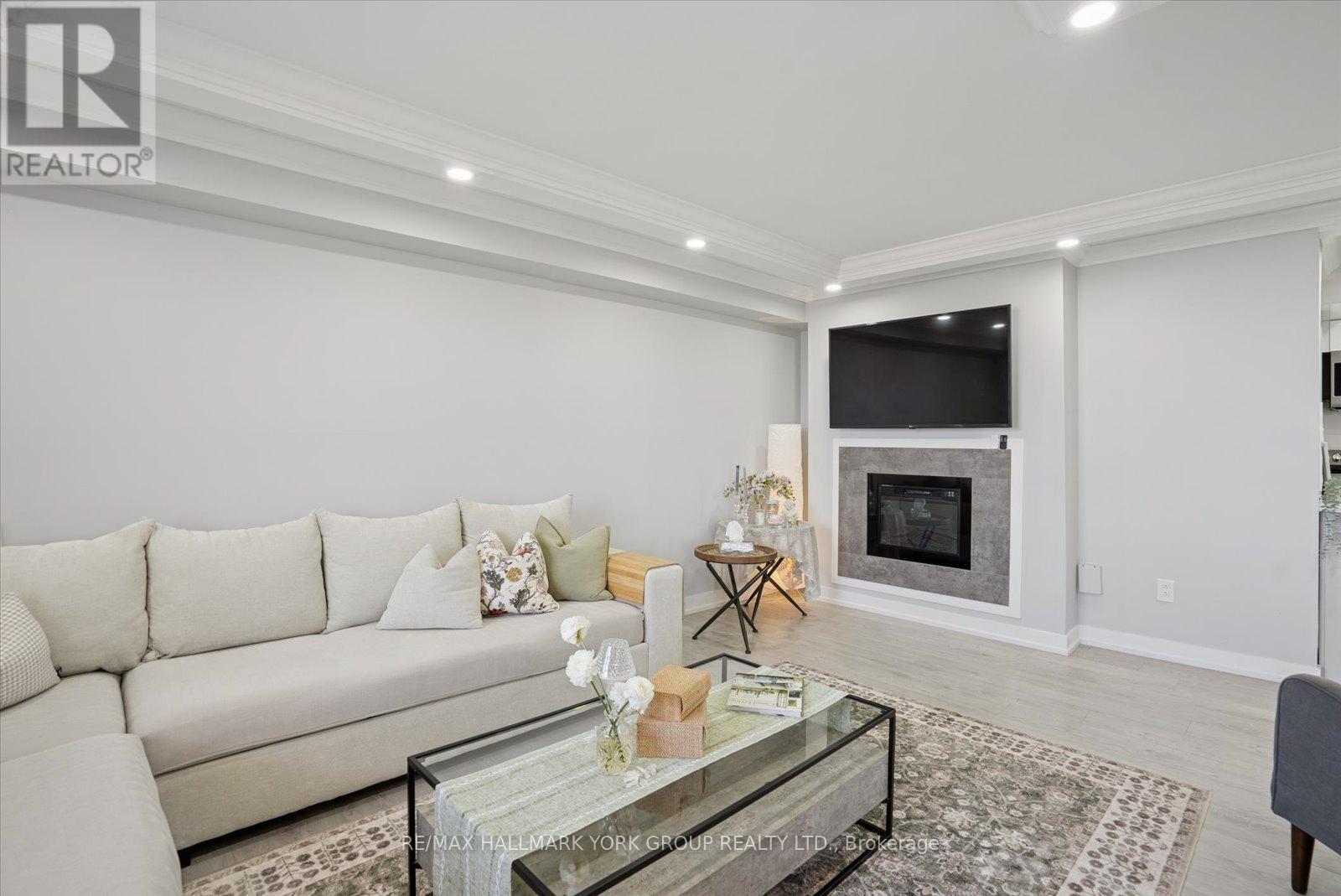 1006 - 1300 Mississauga Valley Boulevard, Mississauga, Ontario  L5A 3S8 - Photo 5 - W12682988