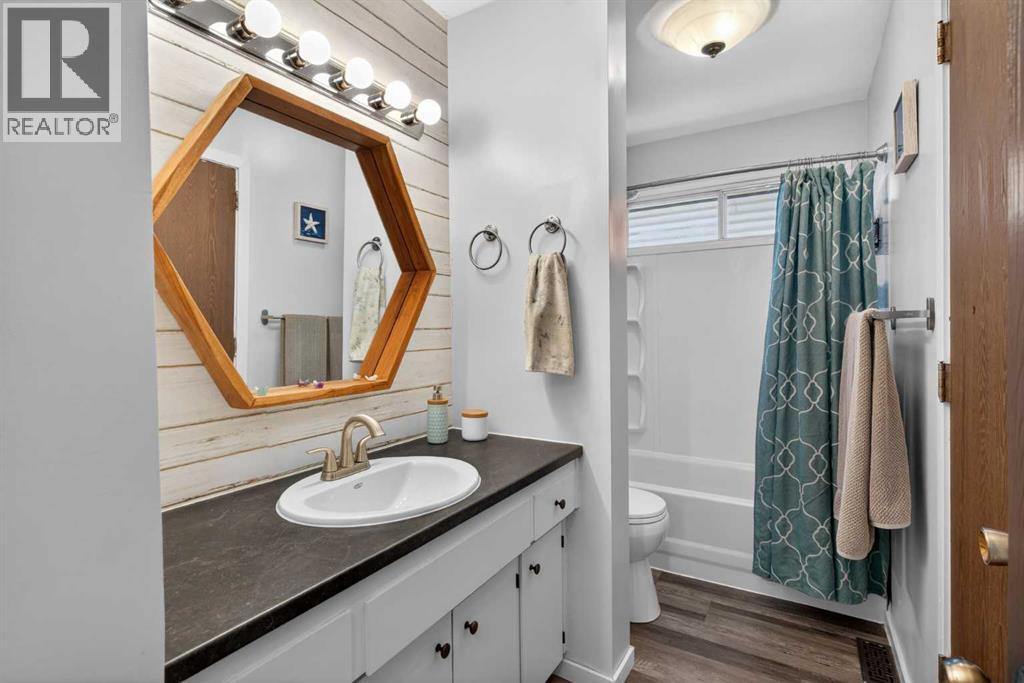 660 Whiteridge Road Ne, Calgary, Alberta  T1Y 2Y8 - Photo 13 - A2277881