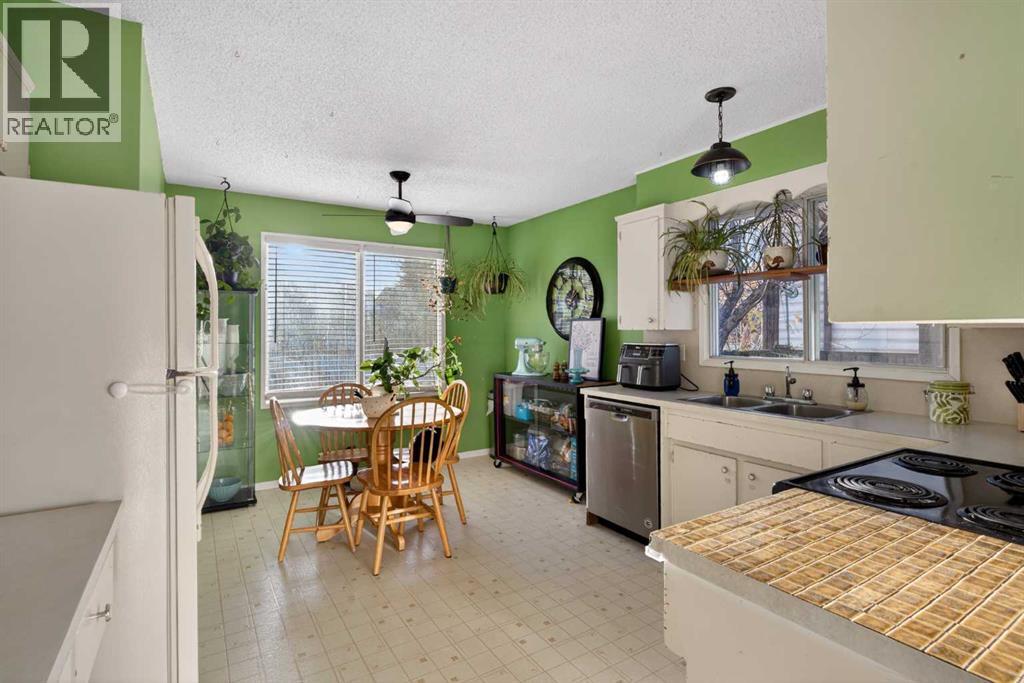 660 Whiteridge Road Ne, Calgary, Alberta  T1Y 2Y8 - Photo 7 - A2277881