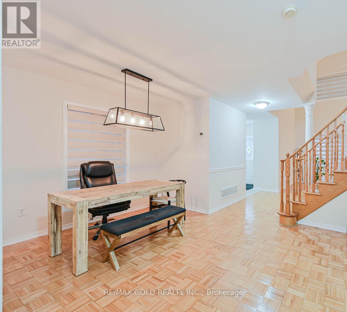 80 Octillo Boulevard, Brampton, Ontario  L6R 2V6 - Photo 5 - W12660120