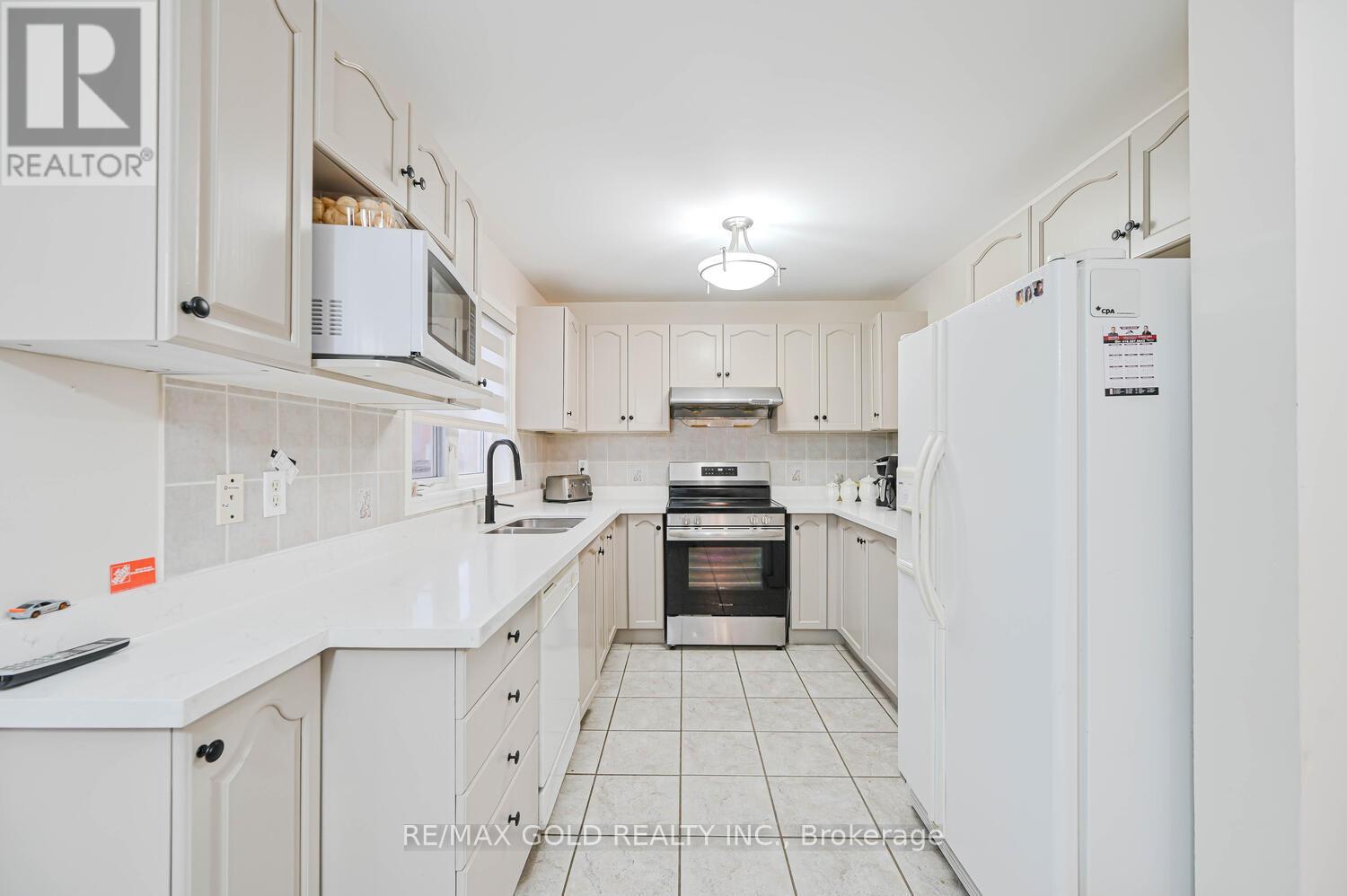 80 Octillo Boulevard, Brampton, Ontario  L6R 2V6 - Photo 6 - W12660120