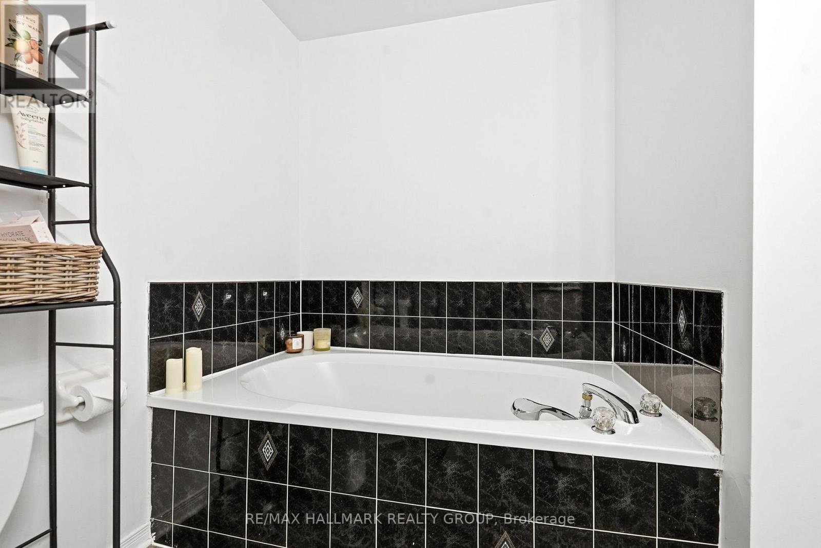 480 Wincanton Drive, Ottawa, Ontario  K4A 3Y1 - Photo 21 - X12683036