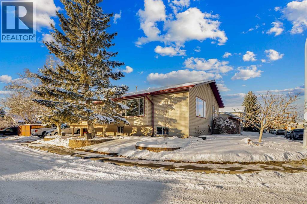 911 6 Street SE, High River, Alberta