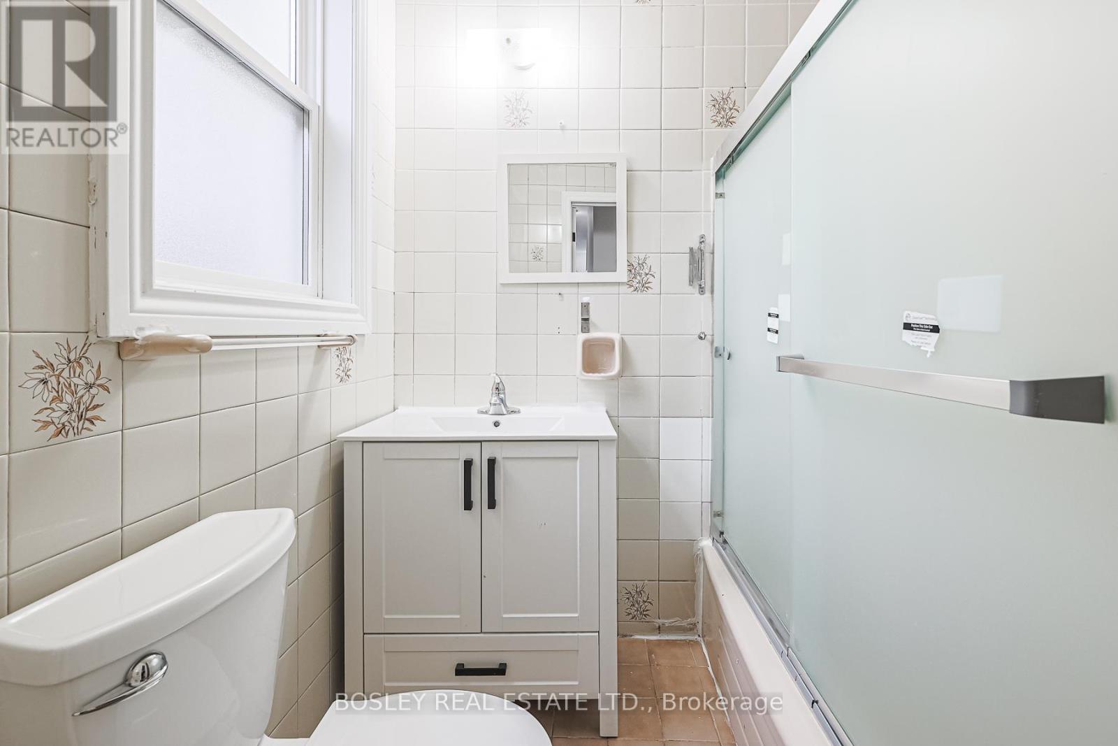 413 Crawford Street, Toronto, Ontario  M6J 2V9 - Photo 17 - C12683040