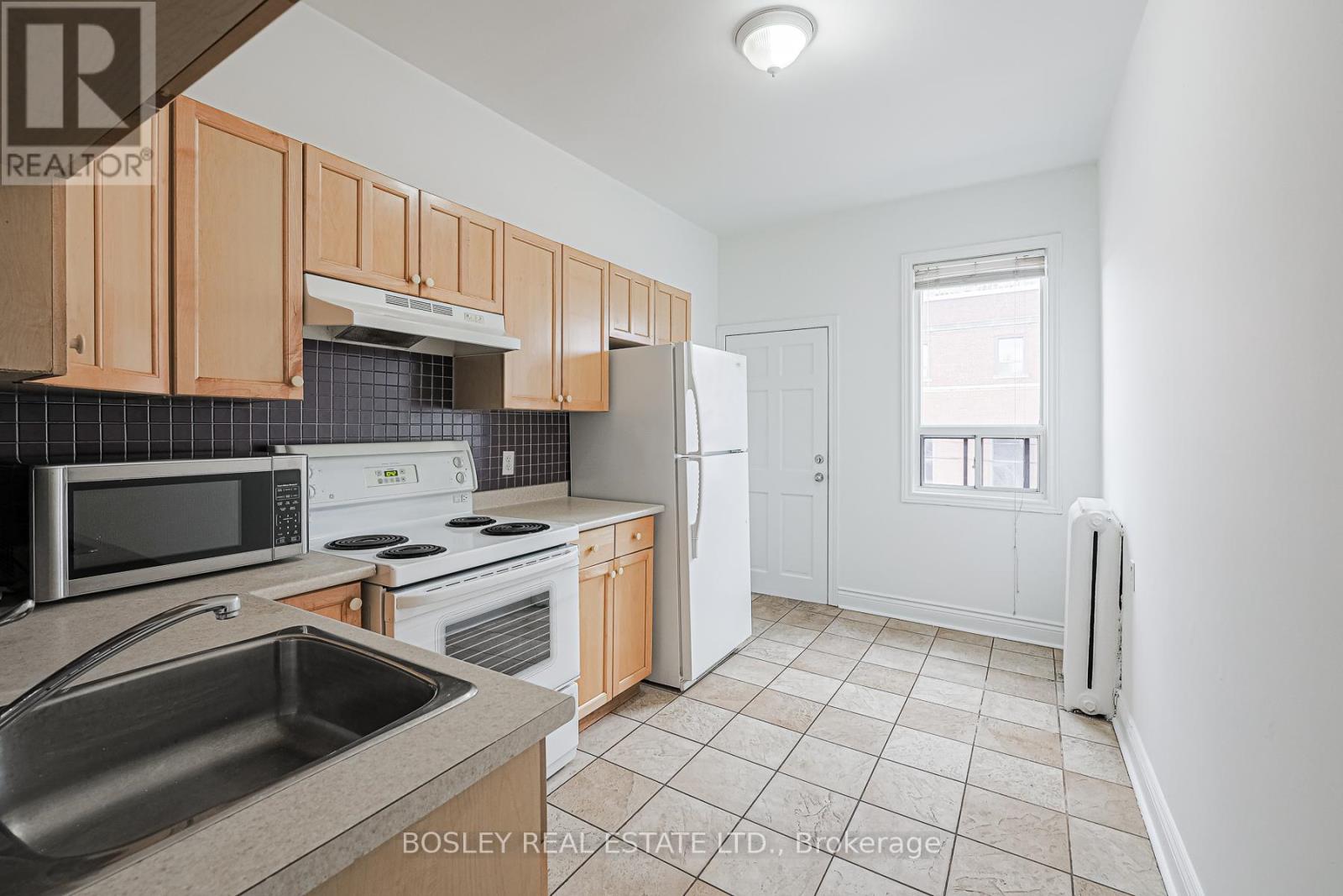 413 Crawford Street, Toronto, Ontario  M6J 2V9 - Photo 19 - C12683040