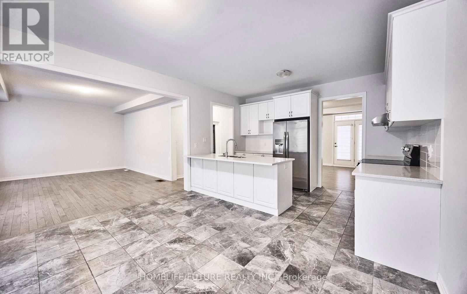 23 Faimira Avenue, Georgina, Ontario  L4P 0C2 - Photo 12 - N12683042