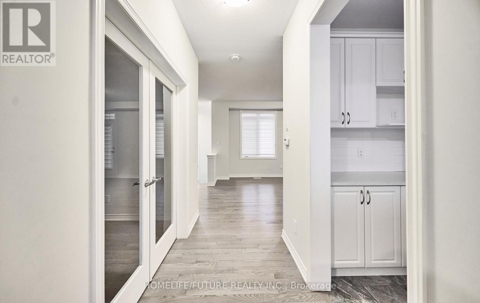 23 Faimira Avenue, Georgina, Ontario  L4P 0C2 - Photo 15 - N12683042