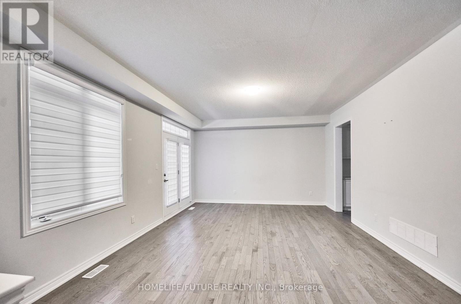 23 Faimira Avenue, Georgina, Ontario  L4P 0C2 - Photo 16 - N12683042