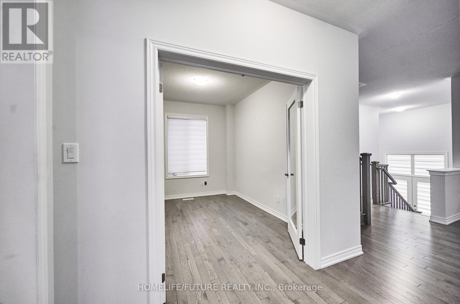 23 Faimira Avenue, Georgina, Ontario  L4P 0C2 - Photo 21 - N12683042