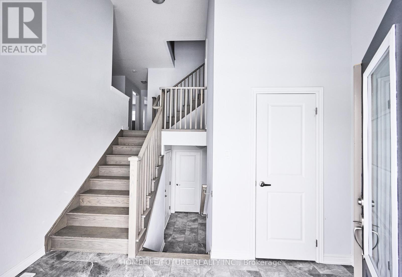 23 Faimira Avenue, Georgina, Ontario  L4P 0C2 - Photo 7 - N12683042