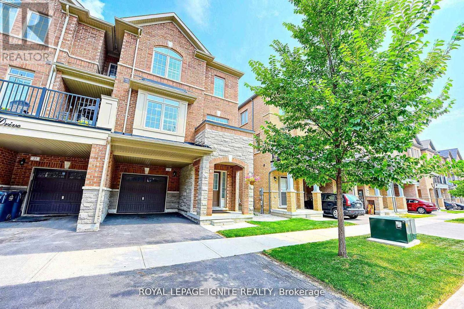 25 Haymarket Drive, Brampton, Ontario  L7A 5C3 - Photo 2 - W12682990