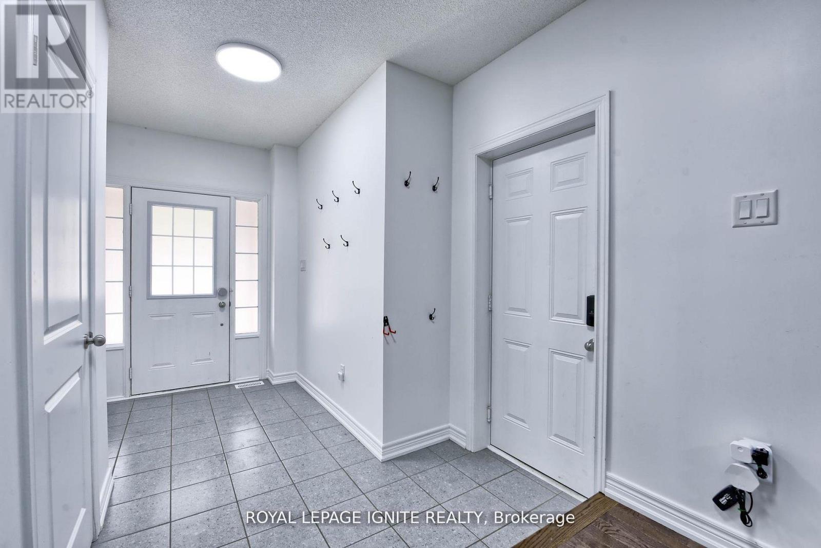 25 Haymarket Drive, Brampton, Ontario  L7A 5C3 - Photo 6 - W12682990