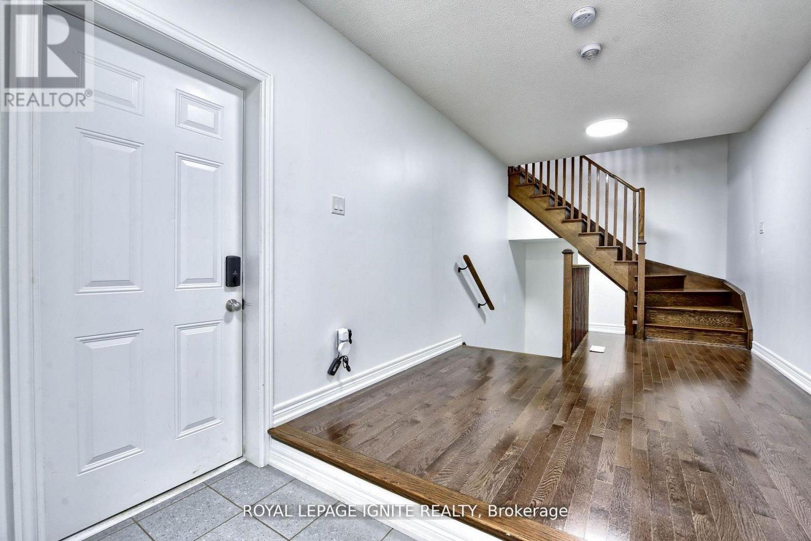 25 Haymarket Drive, Brampton, Ontario  L7A 5C3 - Photo 8 - W12682990