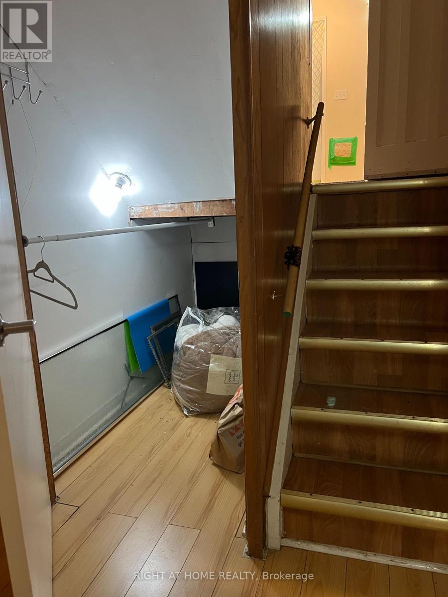 Main/lower Bsmt - 14 Tofield Crescent, Toronto, Ontario  M9W 2B9 - Photo 24 - W12683000