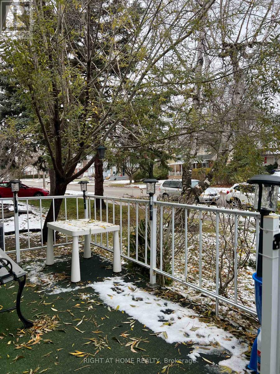 Main/lower Bsmt - 14 Tofield Crescent, Toronto, Ontario  M9W 2B9 - Photo 3 - W12683000