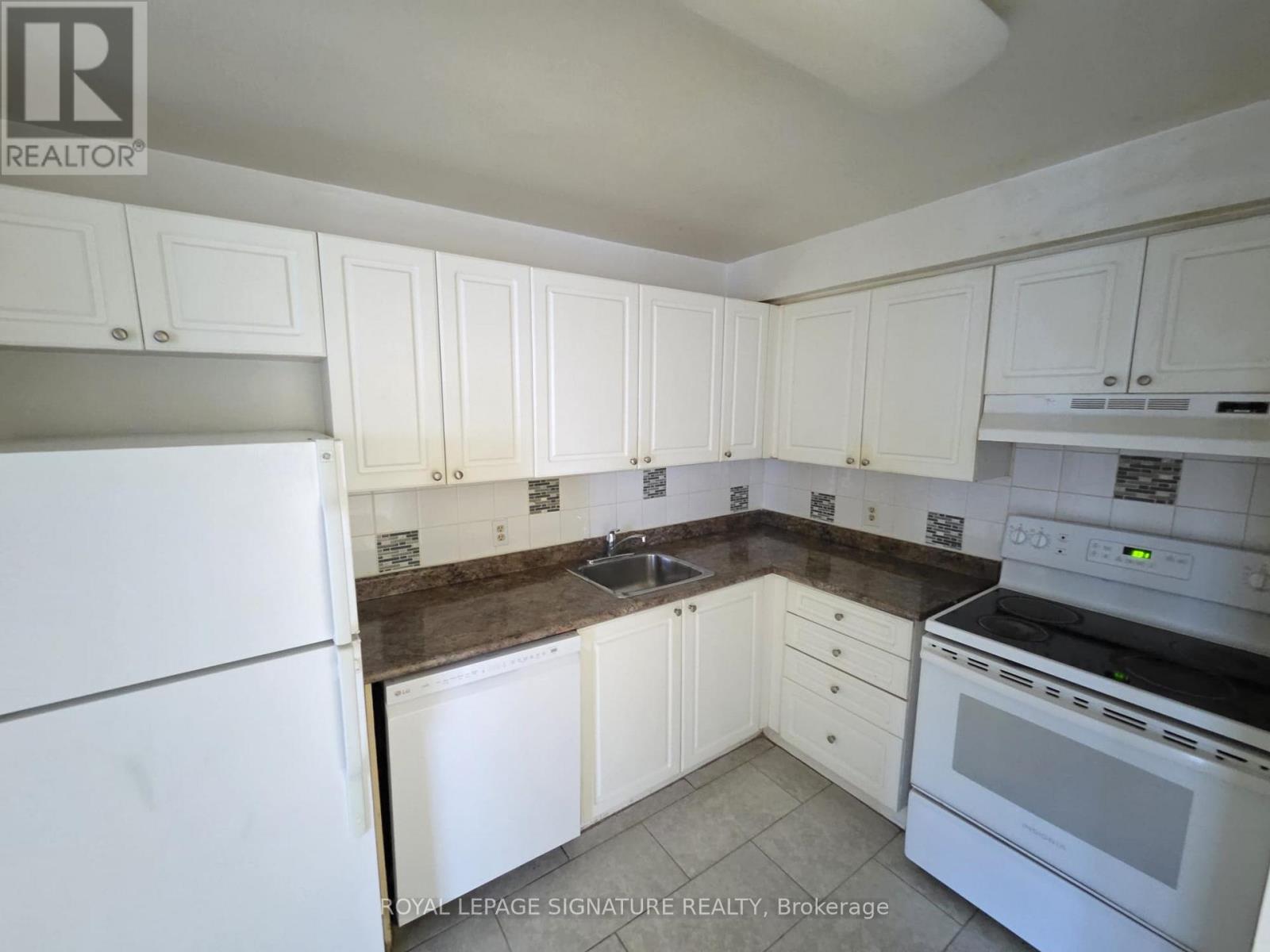 902 - 25 Trailwood Drive, Mississauga, Ontario  L4Z 3K9 - Photo 6 - W12683022