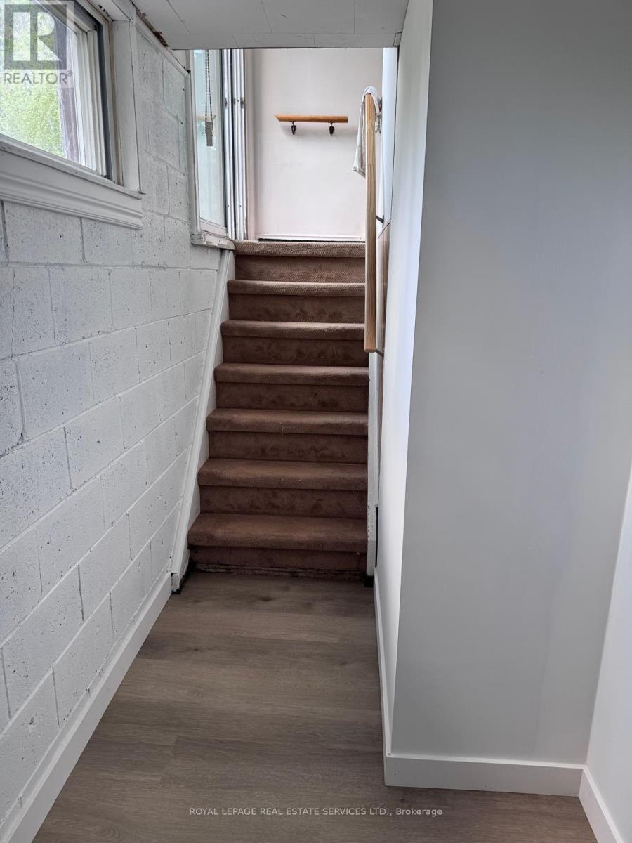 365 Sandhurst Drive, Oakville (Wo West), Ontario  L6L 4L1 - Photo 26 - W12683038