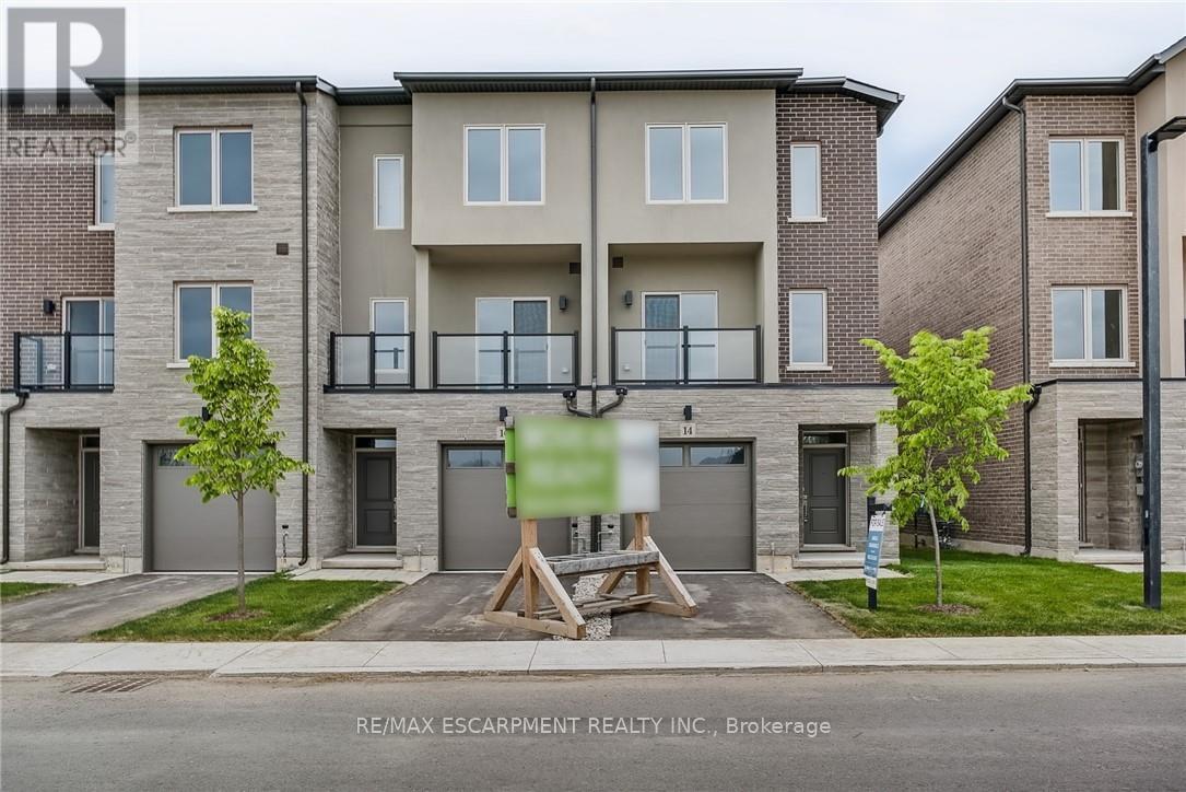 14 CLEAR VALLEY LANE, Hamilton, Ontario