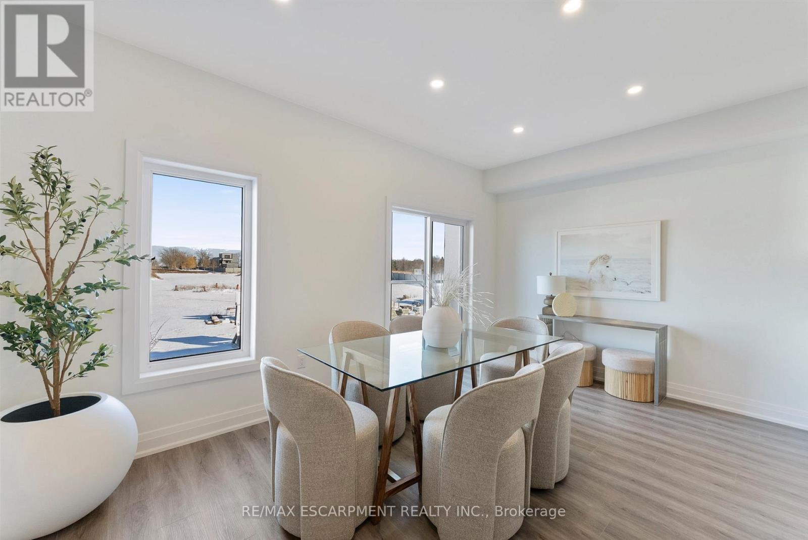 14 Clear Valley Lane, Hamilton, Ontario  L0R 1W0 - Photo 3 - X12683044