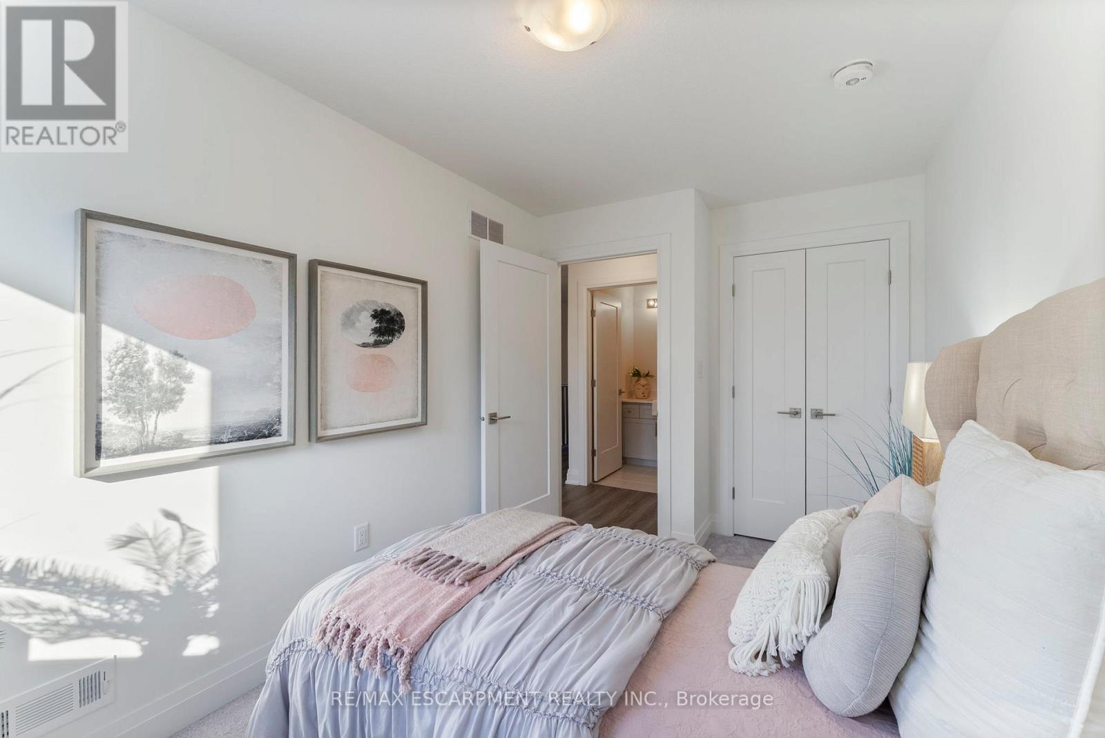 14 Clear Valley Lane, Hamilton, Ontario  L0R 1W0 - Photo 40 - X12683044