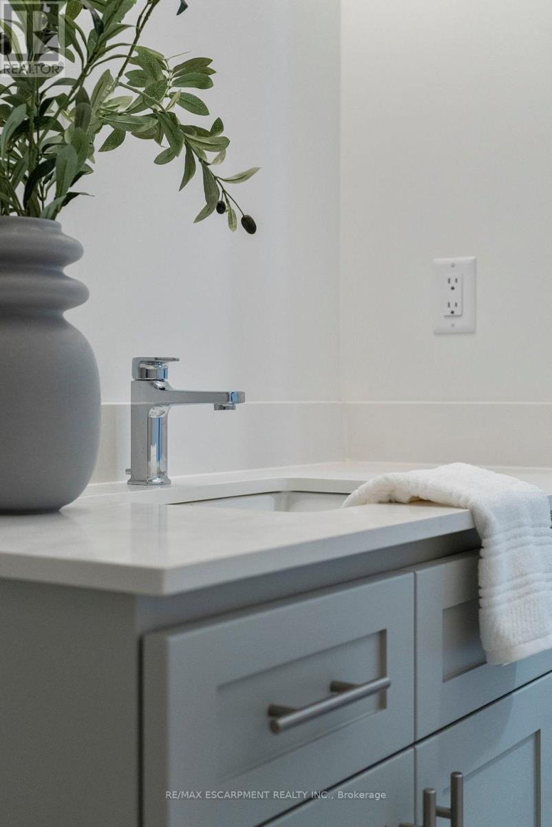 14 Clear Valley Lane, Hamilton, Ontario  L0R 1W0 - Photo 44 - X12683044