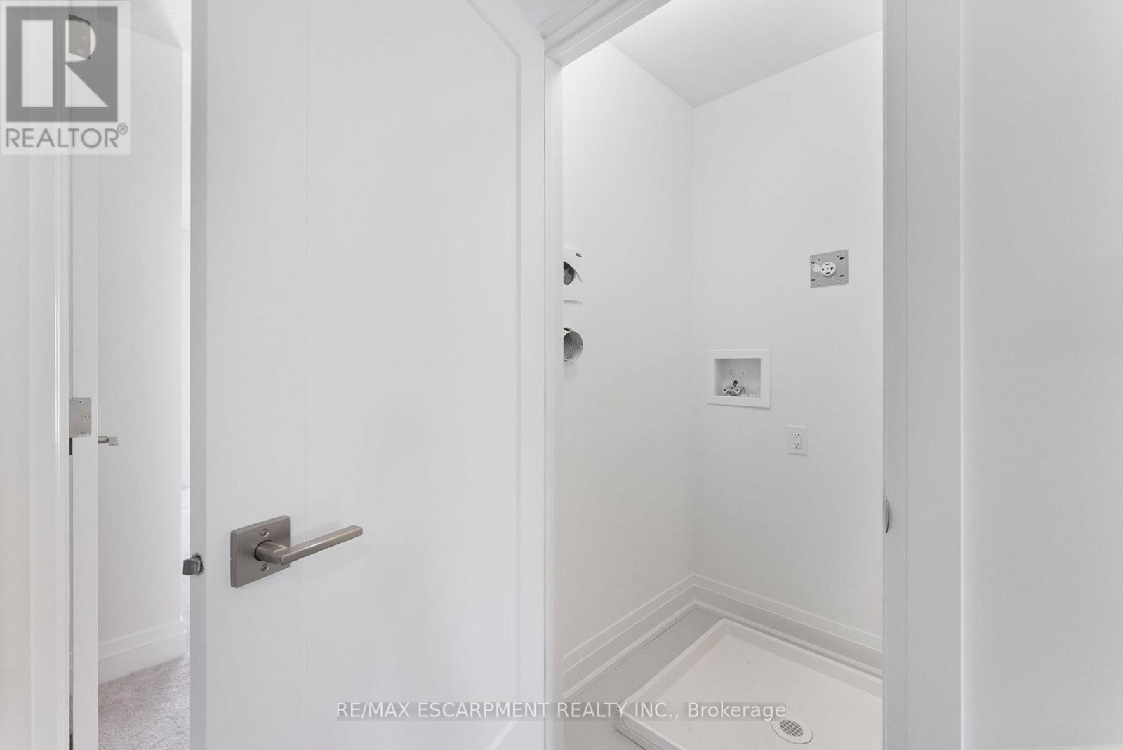 14 Clear Valley Lane, Hamilton, Ontario  L0R 1W0 - Photo 45 - X12683044