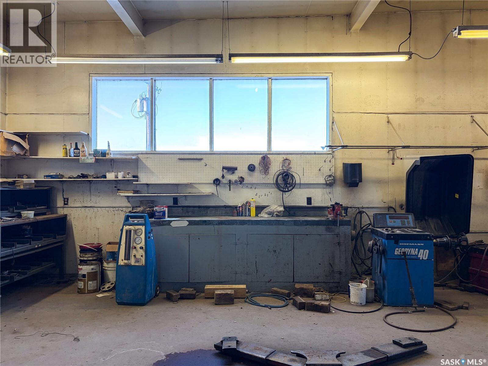 870 3rd Avenue W, Shaunavon, Saskatchewan  S0N 2M0 - Photo 31 - SK026499