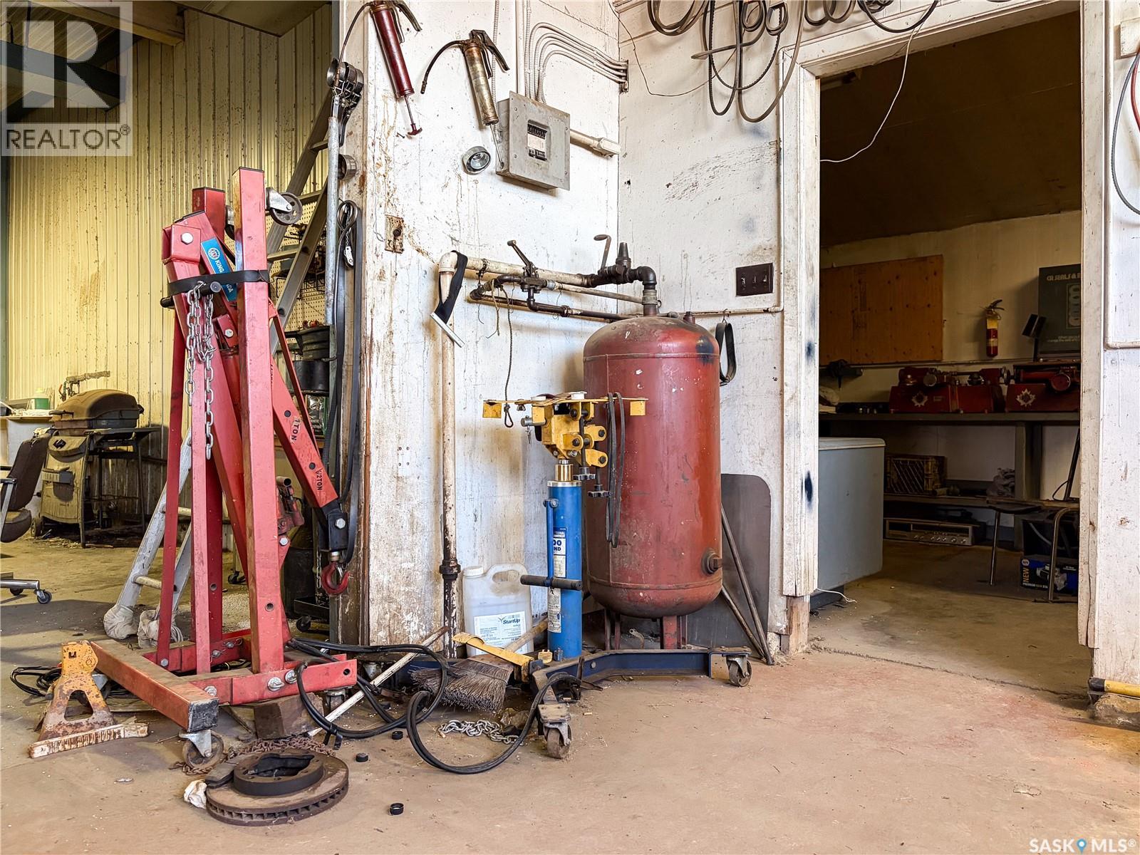 870 3rd Avenue W, Shaunavon, Saskatchewan  S0N 2M0 - Photo 33 - SK026499