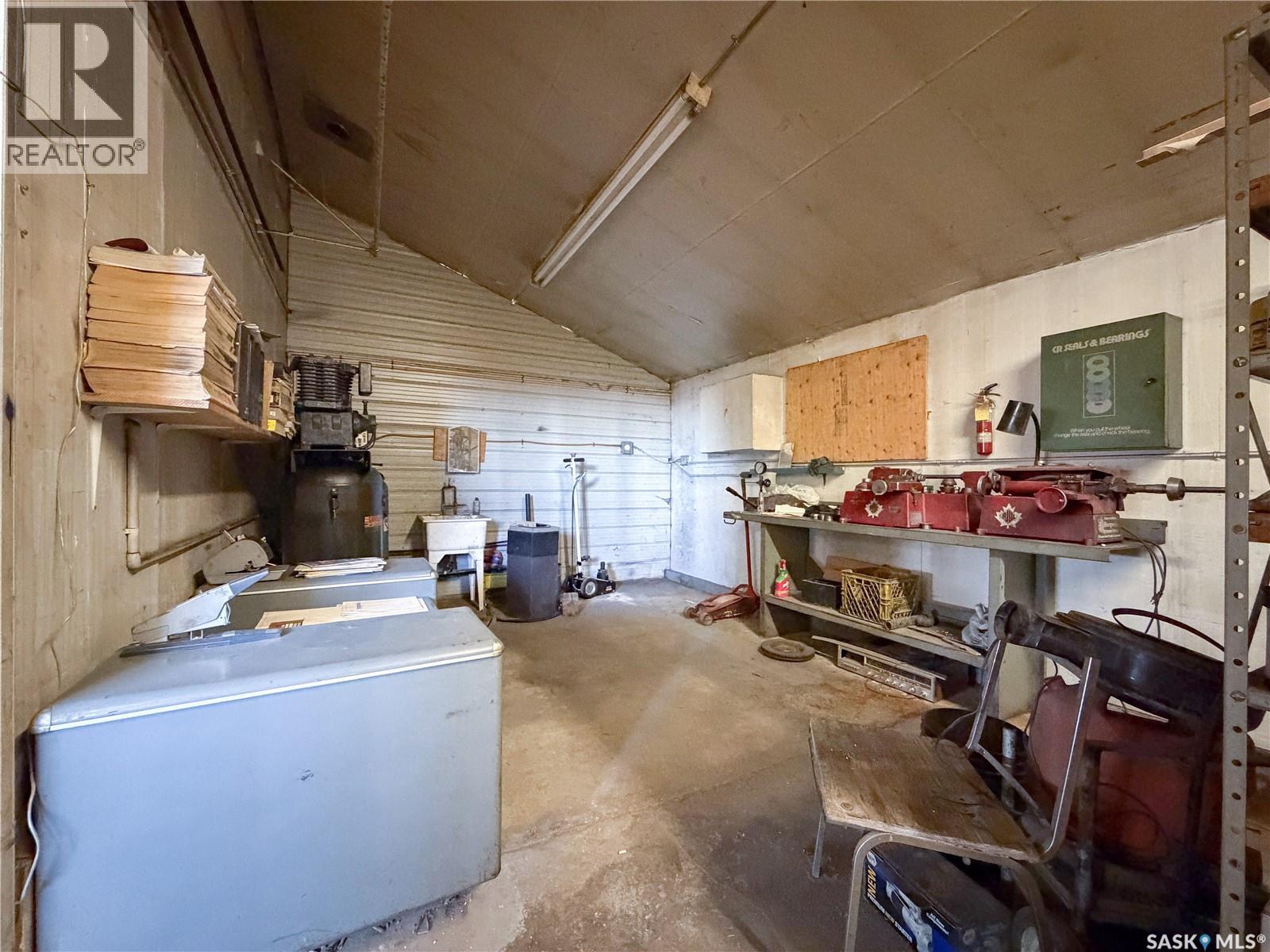 870 3rd Avenue W, Shaunavon, Saskatchewan  S0N 2M0 - Photo 35 - SK026499