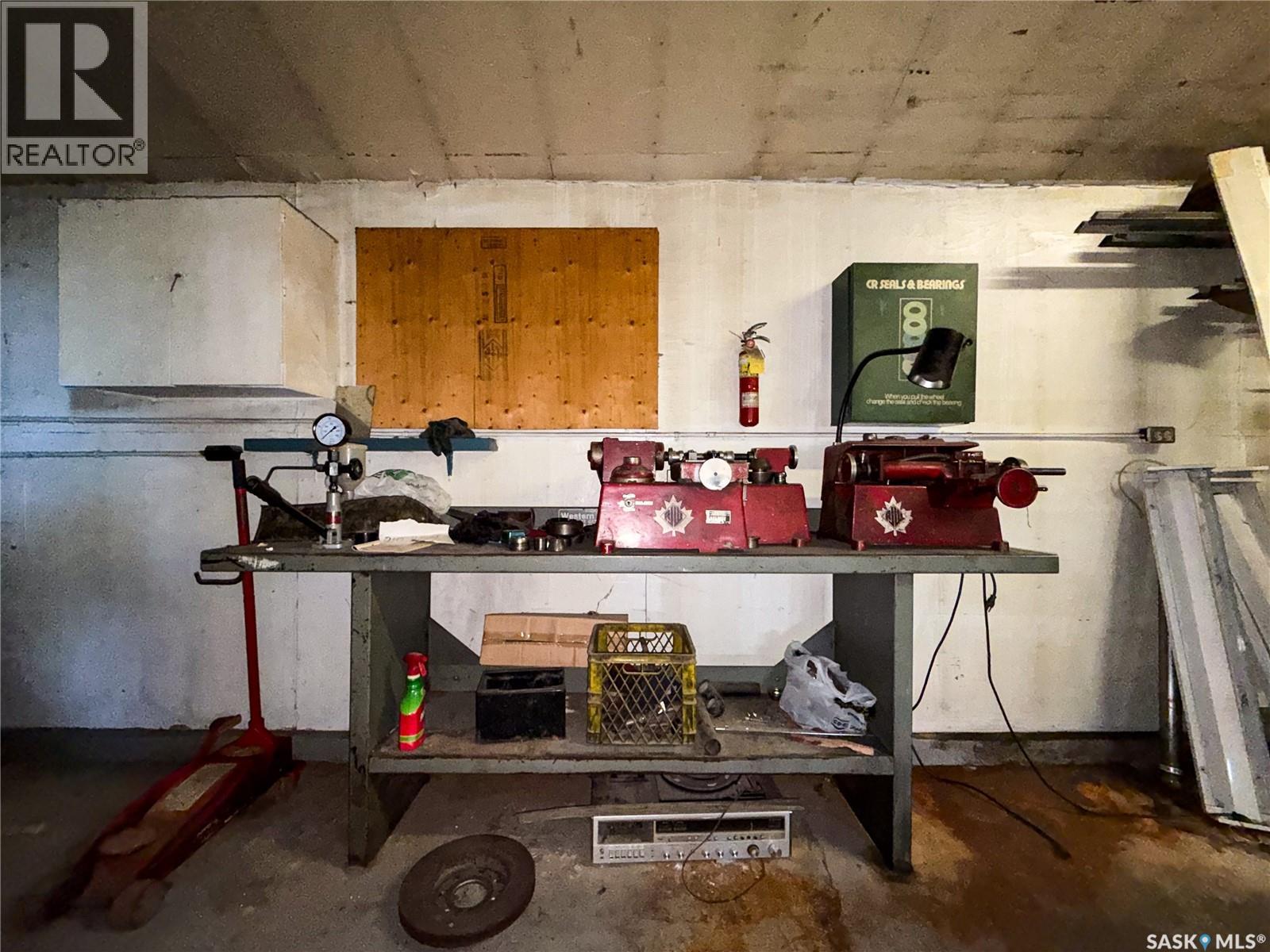 870 3rd Avenue W, Shaunavon, Saskatchewan  S0N 2M0 - Photo 38 - SK026499