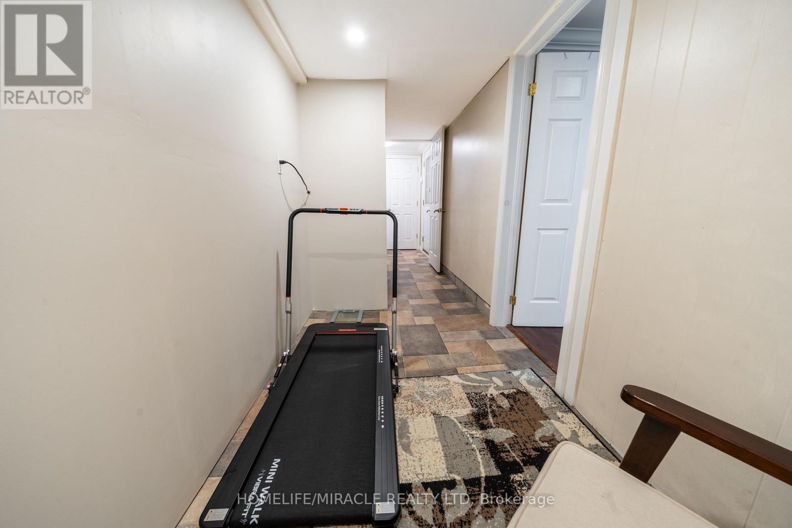 1548 Westminster Place, Burlington, Ontario  L7P 2B5 - Photo 43 - W12672460