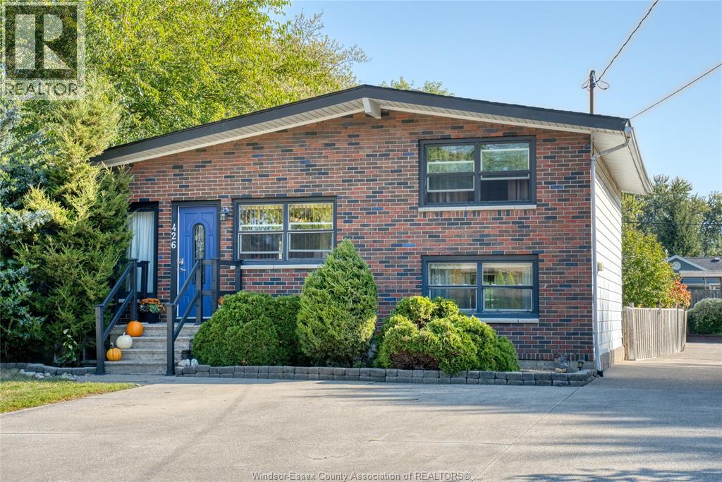 MLS# 26000572: 426 LESPERANCE ROAD, Tecumseh, Canada