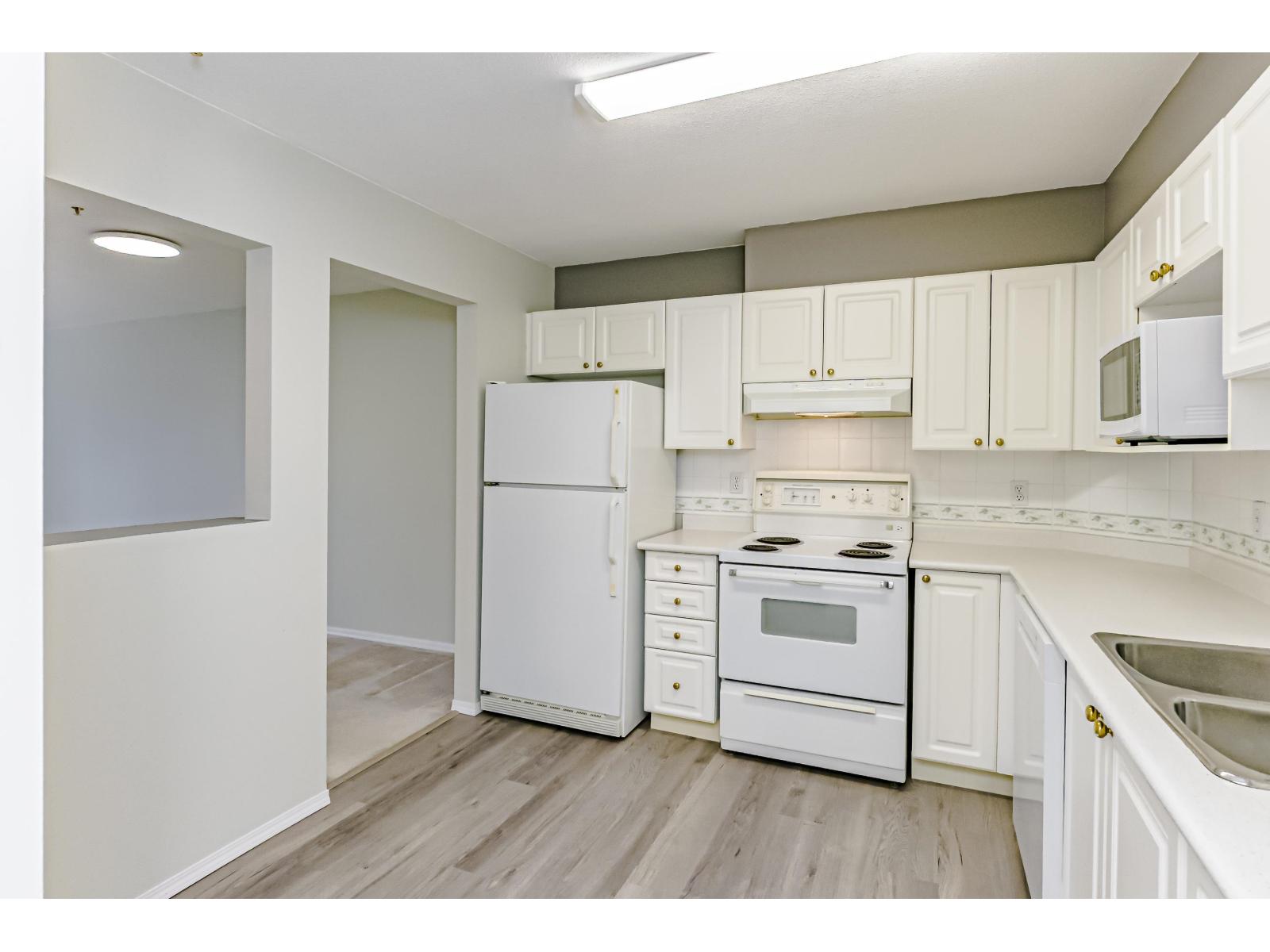 304 13955 Laurel Drive, Surrey, British Columbia  V3T 1A8 - Photo 12 - R3053574